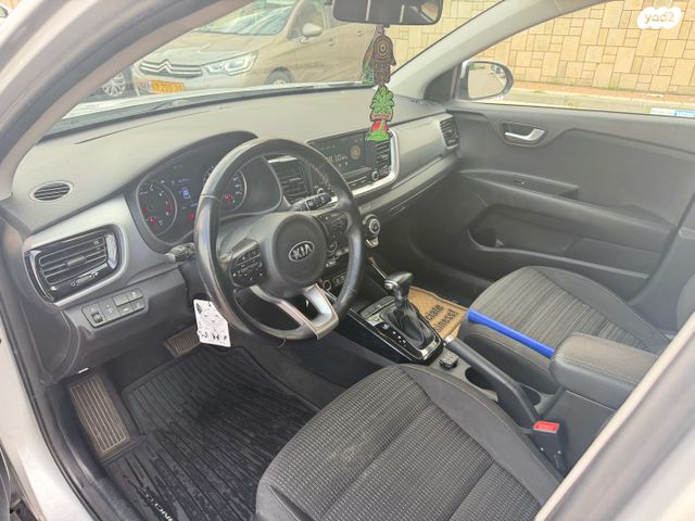 מודעת רכב קיה סטוניק 1