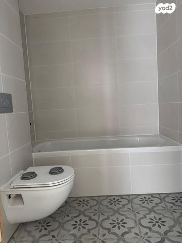 דירה, יצחק שמיר 17, רמת הדר, גבעת שמואל