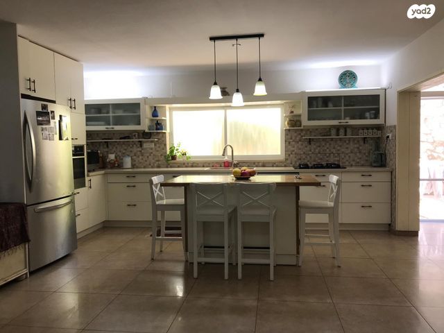 דירת גן, לוי אשכול 3, כהן, טירת כרמל