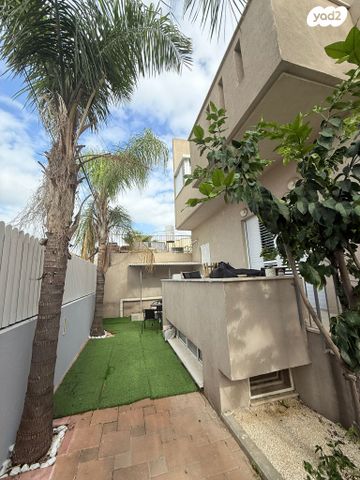 דו משפחתי, יצחק קצנלסון 4, שיכון ותיקים, חולון