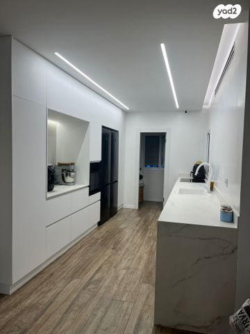 דירה, לח"י 4, הפרפר, קרית ביאליק