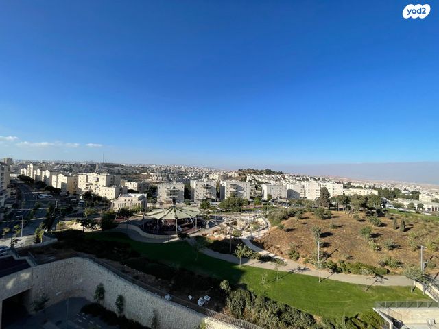 גג/ פנטהאוז, פרופ' יום טוב עסיס 3, פסגת זאב, ירושלים