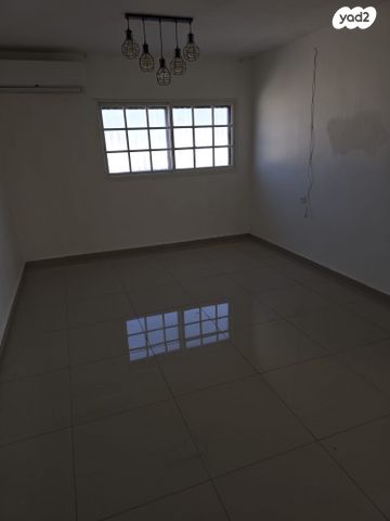 שדרות הארבעה 12