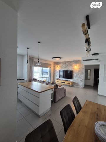 דירה, שדרות הציונות 81, ברנע, אשקלון