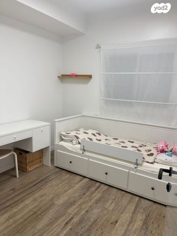 דירה, לח"י 4, הפרפר, קרית ביאליק