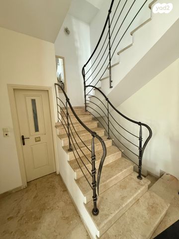 דו משפחתי, יצחק קצנלסון 4, שיכון ותיקים, חולון