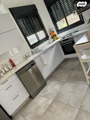 דירת גן, אהבת אדם 42, שרונה, כפר יונה