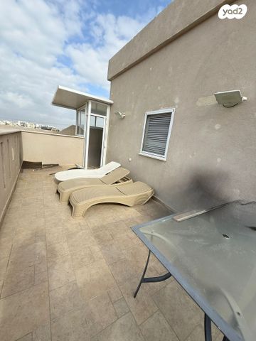 דו משפחתי, יצחק קצנלסון 4, שיכון ותיקים, חולון