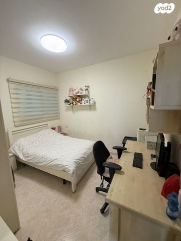 דו משפחתי, יצחק קצנלסון 4, שיכון ותיקים, חולון