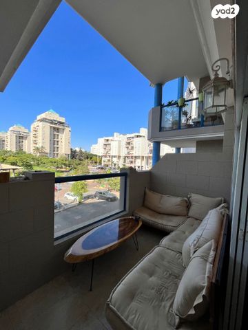 דירה, התזמורת 50, נאות אשלים, ראשון לציון