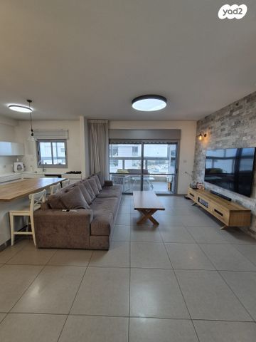 דירה, שדרות הציונות 81, ברנע, אשקלון