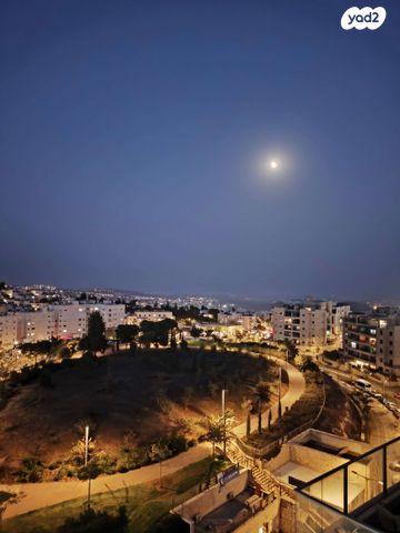 גג/ פנטהאוז, פרופ' יום טוב עסיס 3, פסגת זאב, ירושלים