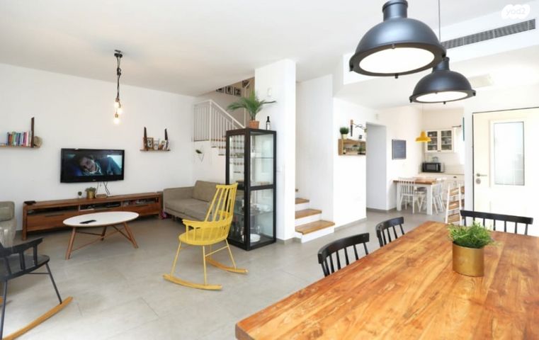 בית פרטי/ קוטג', ד"ר הוגו הסנר 12, גבעת העיריות, גדרה