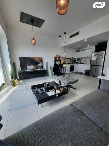 דירה, דרך מנחם בגין 150, מונטיפיורי, הרכבת, תל אביב יפו