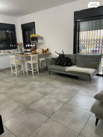 דירת גן, אהבת אדם 42, שרונה, כפר יונה