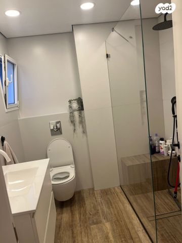 דירה, לח"י 4, הפרפר, קרית ביאליק