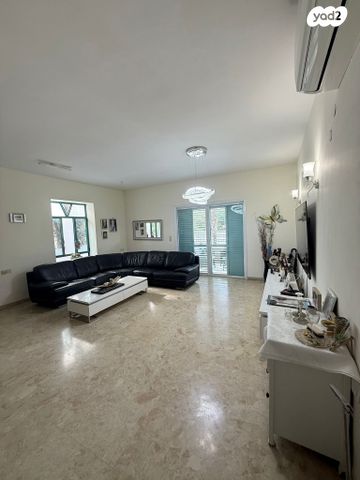 דו משפחתי, יצחק קצנלסון 4, שיכון ותיקים, חולון