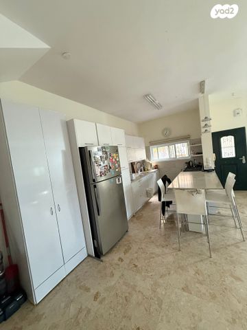 דו משפחתי, יצחק קצנלסון 4, שיכון ותיקים, חולון