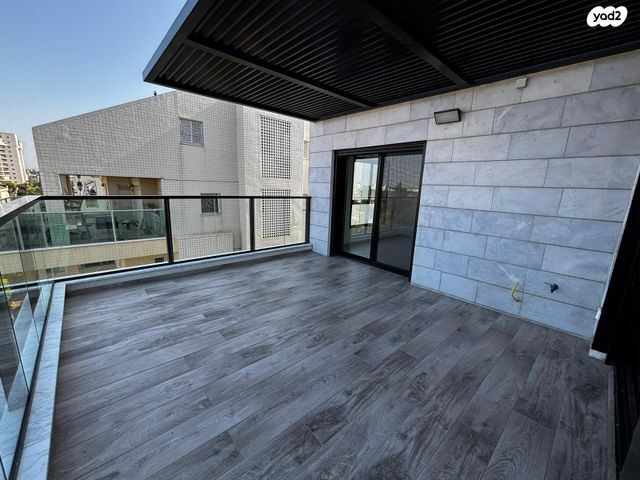 דופלקס, הכרמל 49, שיכוני מזרחי, כפר סבא