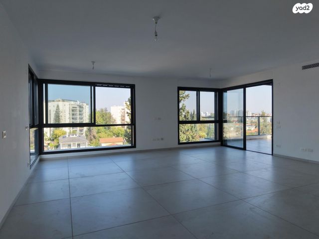 דופלקס, הכרמל 49, שיכוני מזרחי, כפר סבא