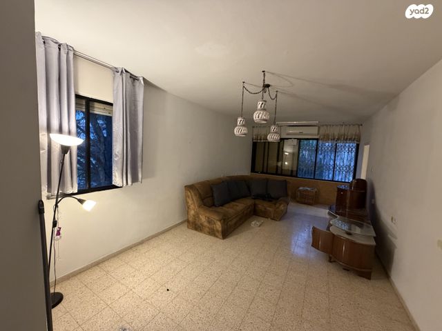 אדמונד פלג 25