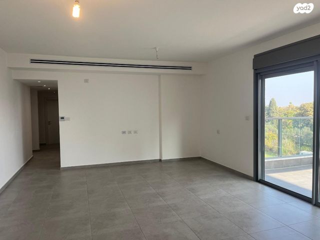 לאה גולדברג 1