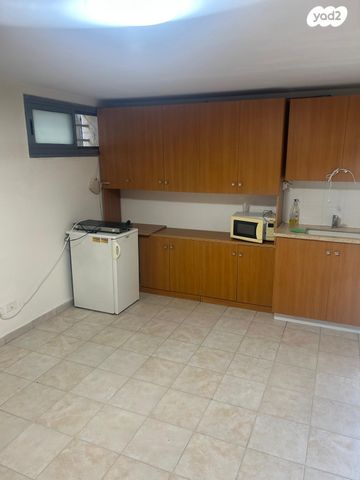 סטודיו/ לופט, הגילגל 81, מצפה נבו, מעלה אדומים