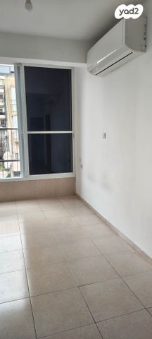 דירה, אחד העם 2, רסקו א', חולון