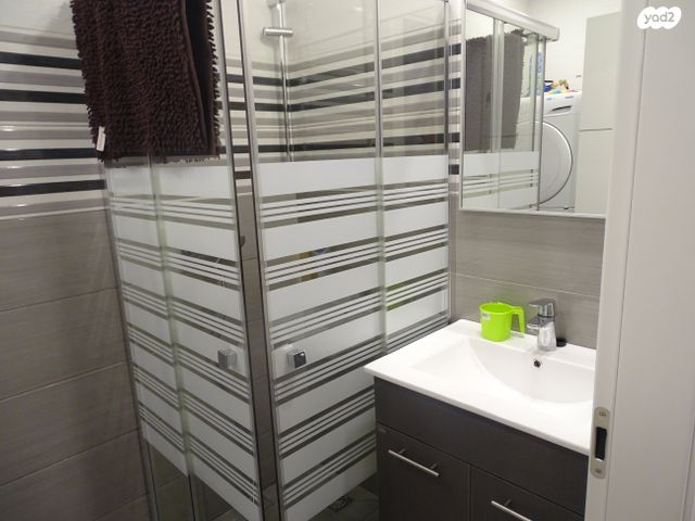 דירה, הרב עוזיאל 19, בית וגן, ירושלים