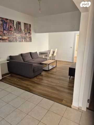 גן העצמאות 13