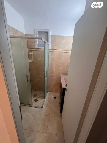 יצחק בן צבי 16