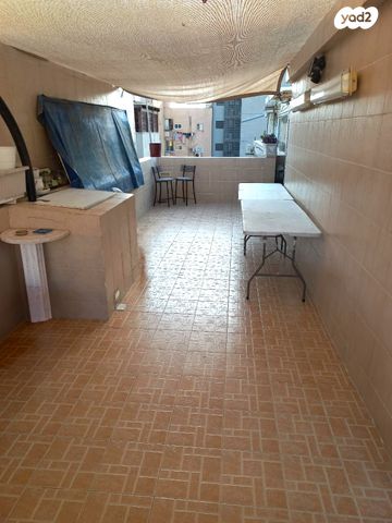 גג/ פנטהאוז, עגנון 42, דרום מערב ותיק, בת ים