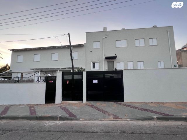 יחידת דיור, אלי כהן 16, שאר העיר, קדימה צורן