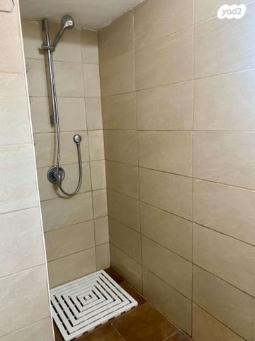 דירה, שדרות ורבורג 60, קרית שמואל, חיפה