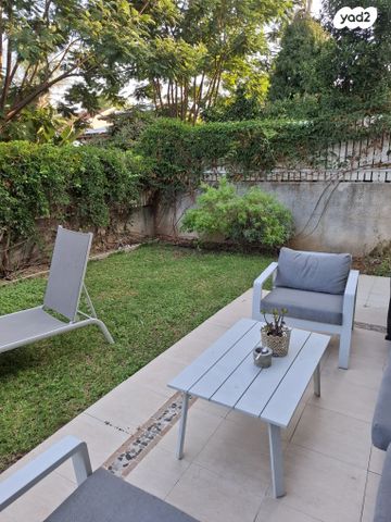 בית פרטי/ קוטג', פרג 3, שיכון עממי, הוד השרון