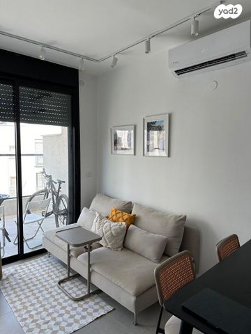 דירה, ישראל זנגוויל 43, צפון מזרח מרכז העיר, נתניה