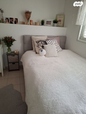 בית פרטי/ קוטג', פרג 3, שיכון עממי, הוד השרון