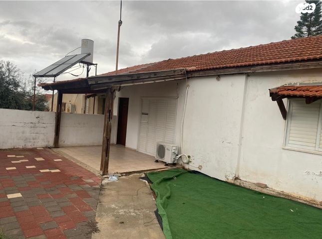 דירת גן, רש"י 19, הרקפות, ראש העין