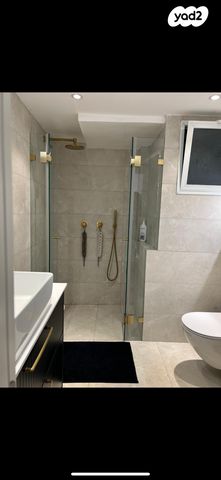 דירה, הרב אוורבוך 1, הדר, רמת השרון