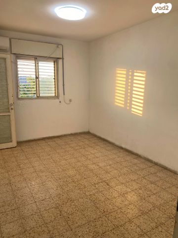 דירה, שדרות ורבורג 60, קרית שמואל, חיפה