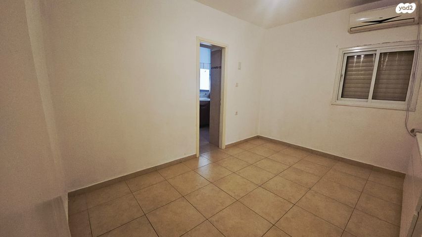 דירה, באר אורה 1, נווה רם, שיכון מזרחי, רמת גן