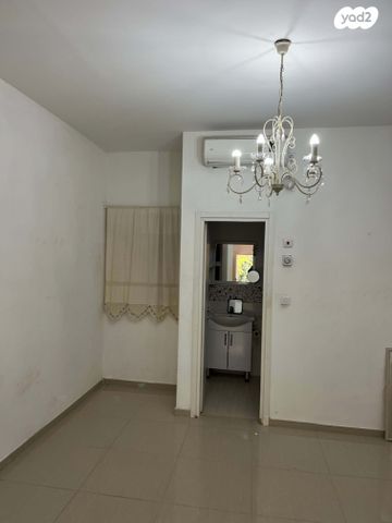 יחידת דיור, מנדס 43, קרית קריניצי, רמת גן