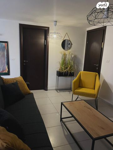 מרתף/ פרטר, האלה 31, גבעת ברנר, גבעת ברנר