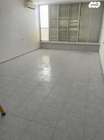 דירה, דרך רזיאל 4, נאות הרצל, נתניה