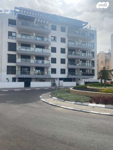 דירה, ישראל זנגוויל 43, צפון מזרח מרכז העיר, נתניה