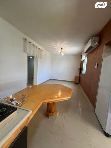 דירה, ביאליק 11, גן הורדים, אשקלון