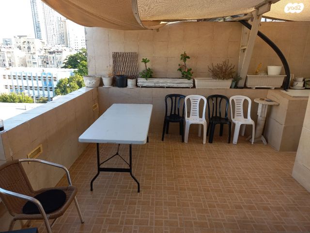 גג/ פנטהאוז, עגנון 42, דרום מערב ותיק, בת ים