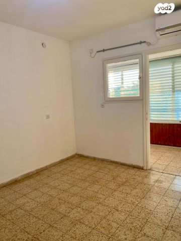 דירה, שדרות ורבורג 60, קרית שמואל, חיפה