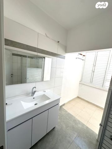 דירה, הרצל 98, אברמוביץ', ראשון לציון