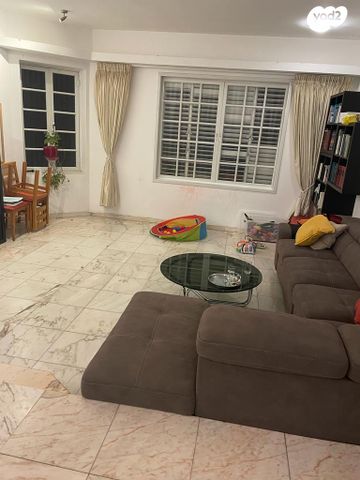 מאיר בר אילן 42